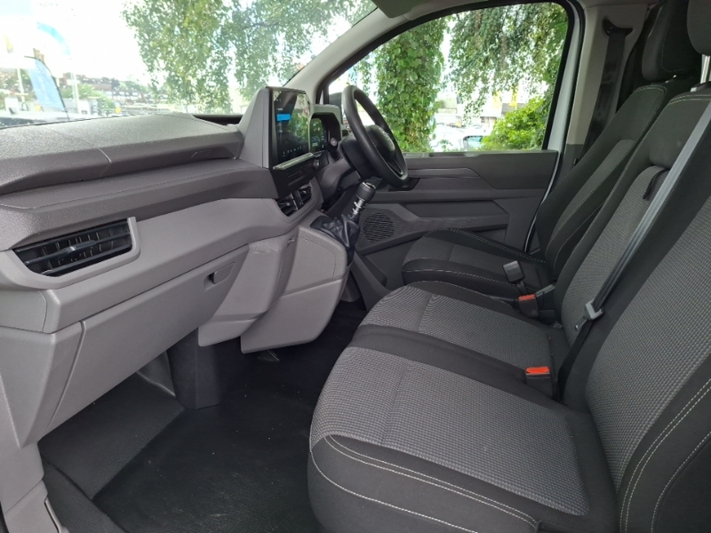 Volkswagen Transporter 2.0 Tdi 110 Commerce Van YB25KUF White #5