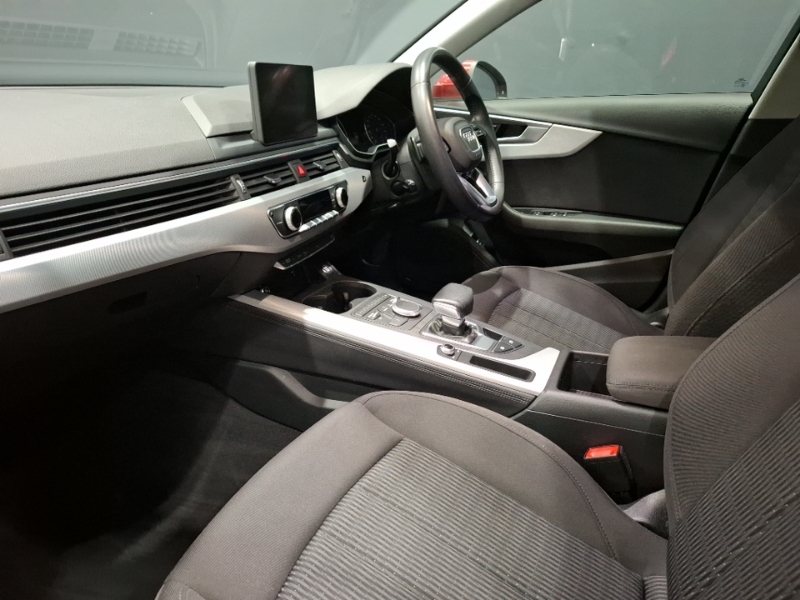 Audi A4 35 Tdi Se S Tronic SB68CLJ Red #5