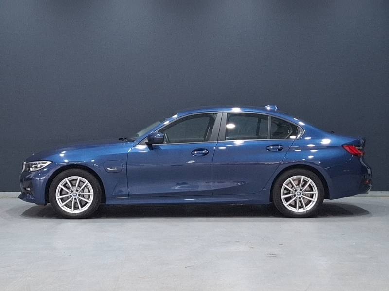 BMW 3 Series 330E Se Pro Step SK22UYF Blue #4