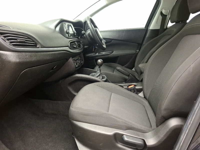 Fiat Tipo 1.4 Easy Black #5