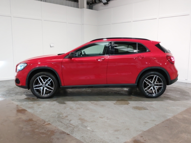 Mercedes-Benz GLA Class Gla 180 Urban Edition KP68UZC Red #4