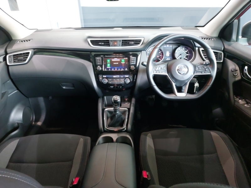 Nissan Qashqai 1.3 Dig-t Acenta Premium DL70HVW Red #3