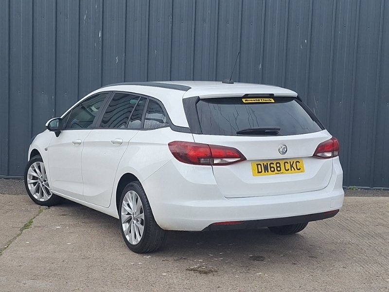 Vauxhall Astra 1.4T 16V 125 Tech Line Nav DW68CKC White #2