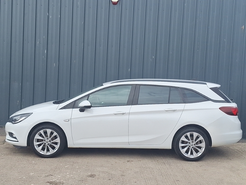 Vauxhall Astra 1.4T 16V 125 Tech Line Nav DW68CKC White #4