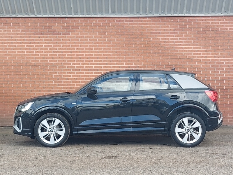 Audi Q2 35 Tfsi S Line S Tronic VK23WMG Black #4