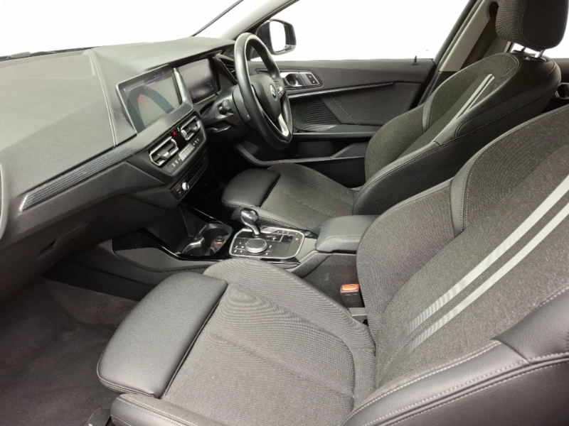 BMW 1 Series 118I 136 Sport Step SV21WYP Black #5