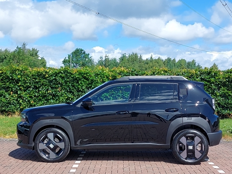 Fiat Panda 83Kw La Prima 44Kwh Black #4
