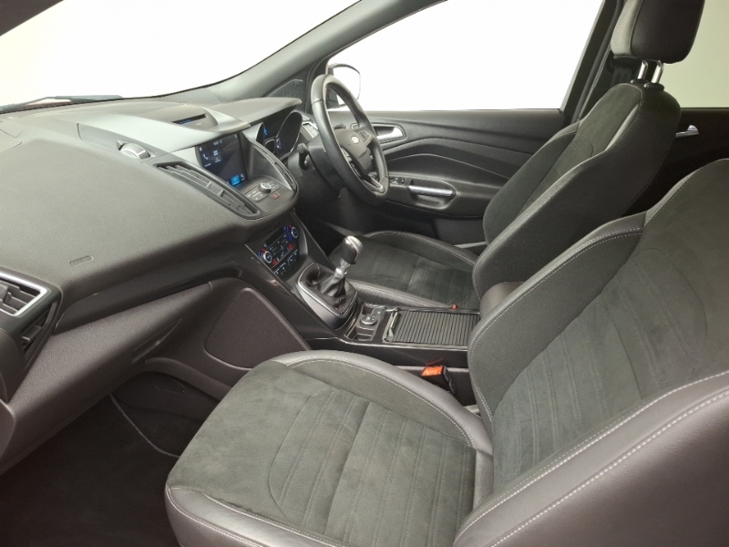 Ford Kuga 2.0 Tdci St-line 2Wd EF66NPU Red #5