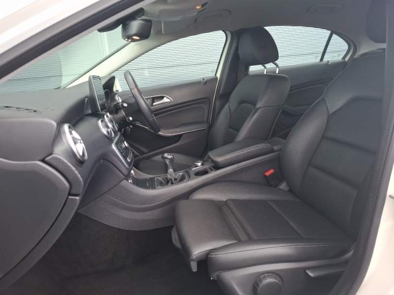 Mercedes-Benz A Class A180d Sport Executive MJ67ZDT White #5