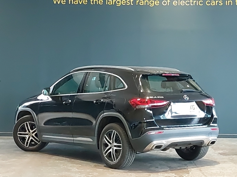 Mercedes-Benz GLA Class Gla 200 Sport SP22NXG Black #2