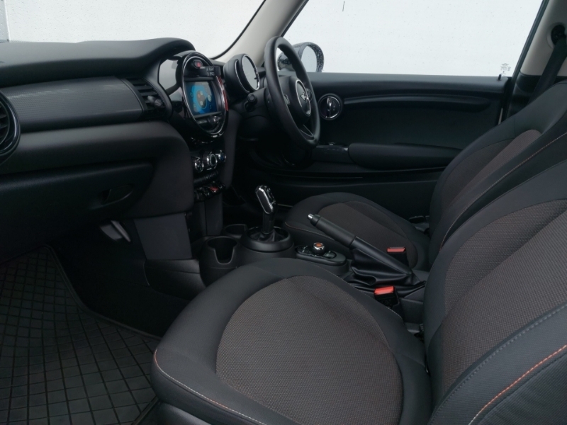 Mini Hatch 1.5 Cooper Classic II KK19JDO White #5