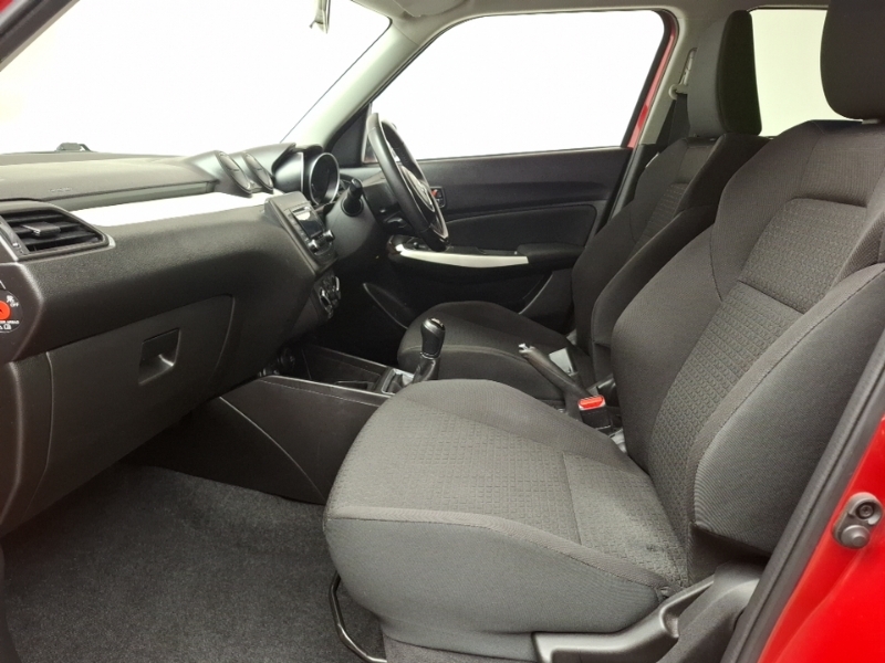 Suzuki Swift 1.2 Dualjet Attitude SV19JBF Red #5