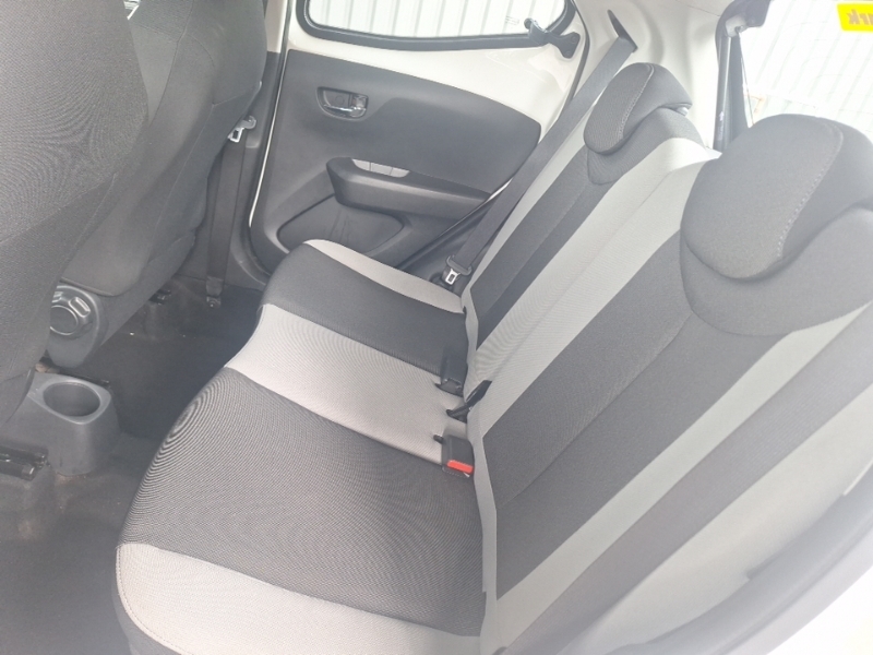 Toyota Aygo 1.0 Vvt-i X-play MC17UNM White #6