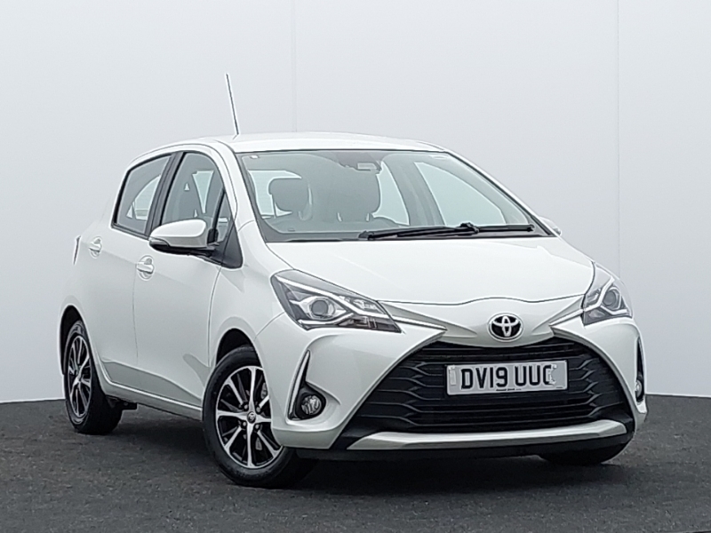 Toyota Yaris 1.5 Vvt-i Icon Tech White