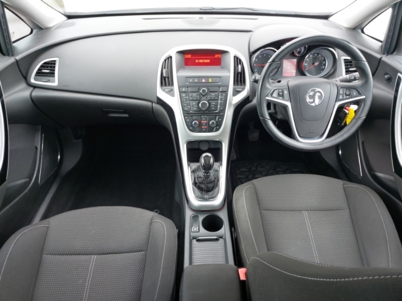 Vauxhall Astra 1.6I 16V Sri Black #3