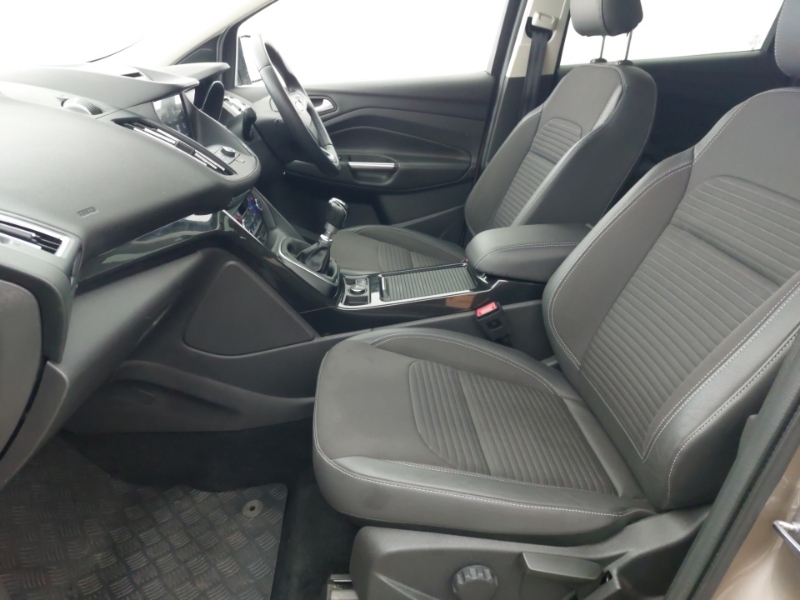 Ford Kuga 1.5 Ecoboost Titanium Edition 2Wd YJ69LDN Silver #5