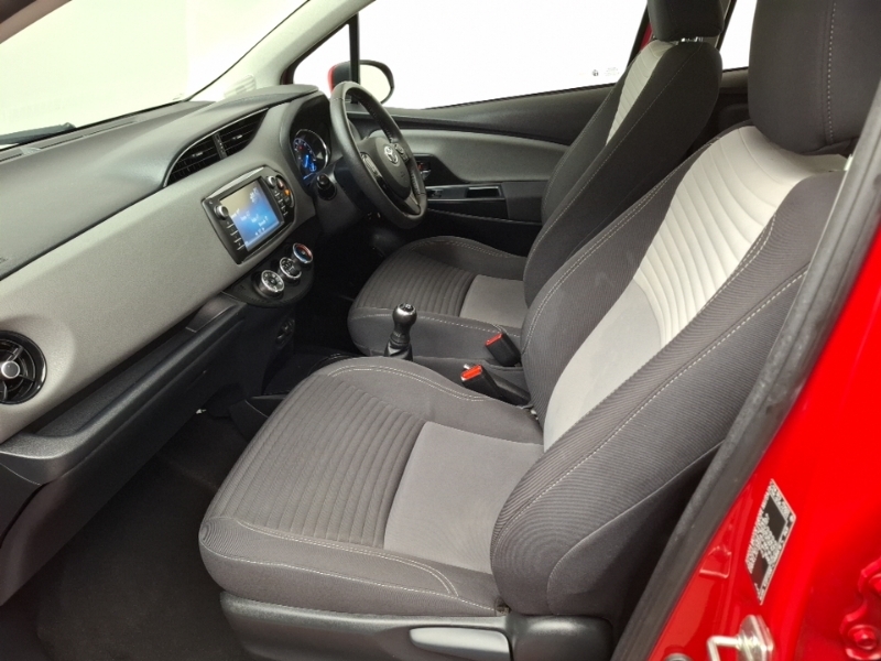 Toyota Yaris 1.0 72 Vvt-i Icon Red #5