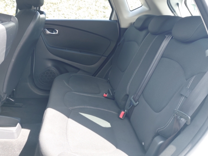 Renault Captur 0.9 Tce 90 Play SB69OMA White #6