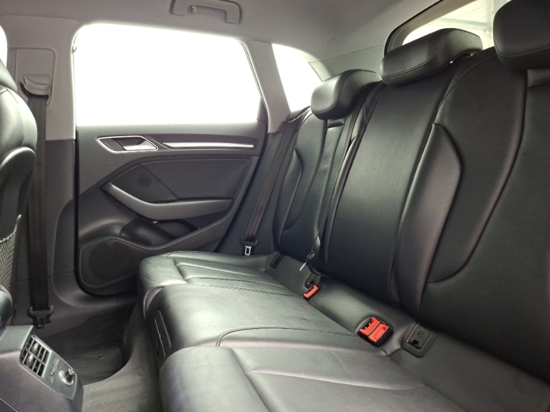 Audi A3 40 E-tron S Tronic KM20RLO Silver #6