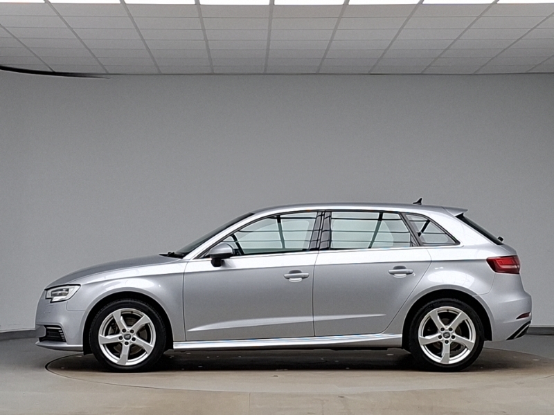 Audi A3 40 E-tron S Tronic KM20RLO Silver #4