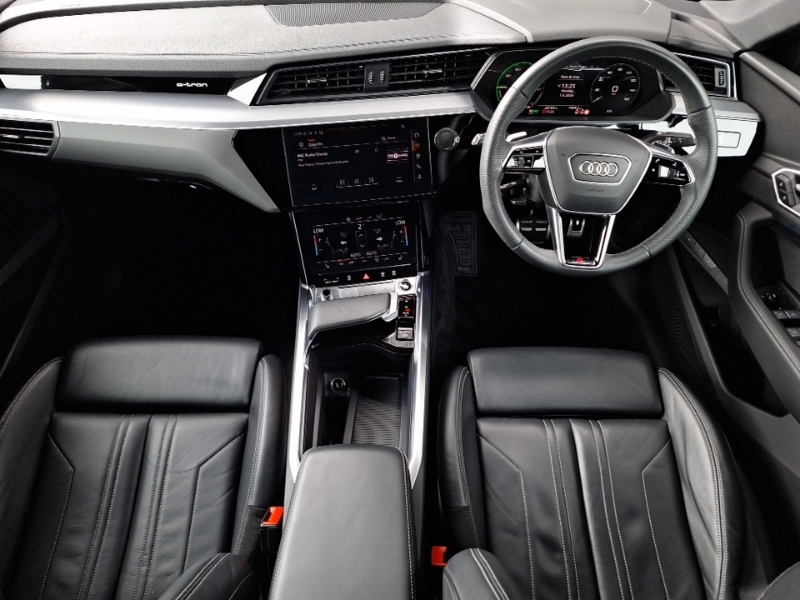 Audi Q8 e tron 300Kw 55 Quattro 114Kwh S Line Black #3