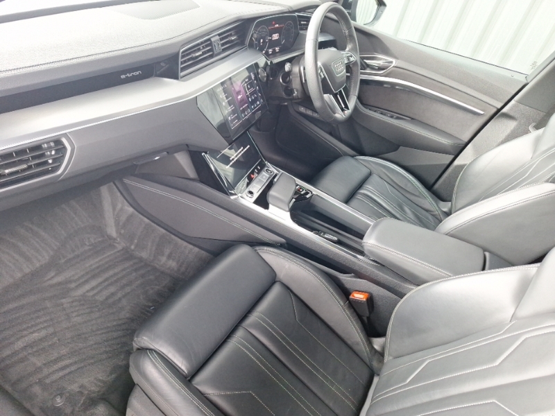 Audi Q8 e tron 300Kw 55 Quattro 114Kwh S Line Black #5