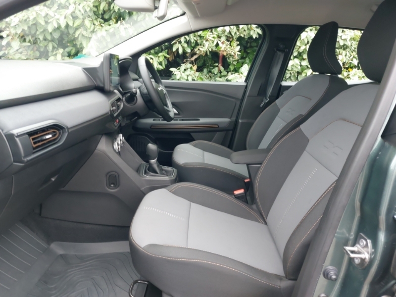Dacia Sandero Stepway 1.0 Tce Extreme Cvt BV24UYH Green #5