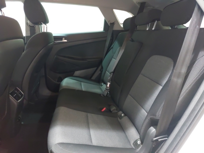 Hyundai Tucson 1.6 Gdi Se Nav 2Wd DP19SVT White #6