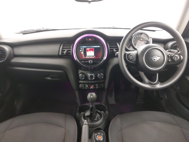 Mini Hatch 1.5 One Classic II SA69CVO Red #3