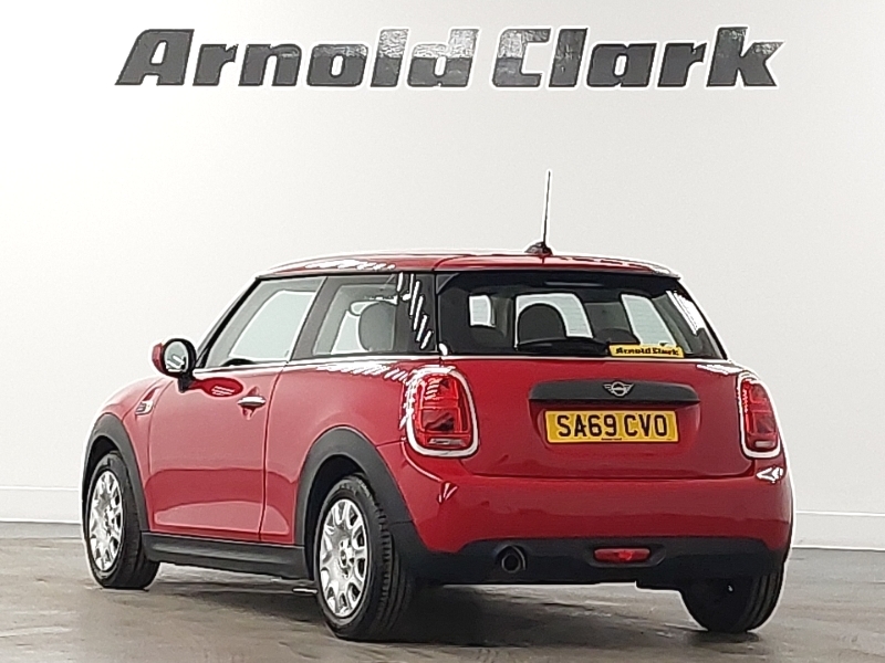 Mini Hatch 1.5 One Classic II SA69CVO Red #2