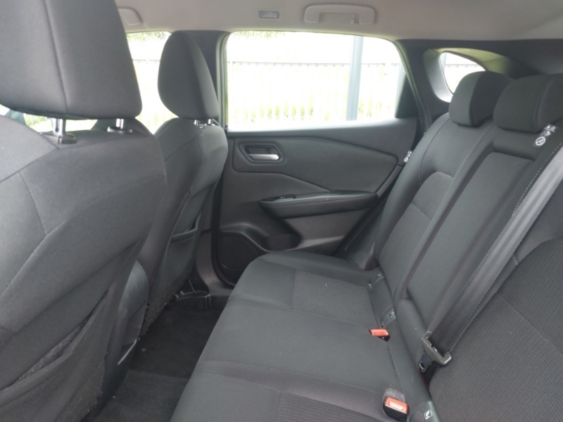 Nissan Qashqai 1.3 Dig-t Mh Acenta Premium BL74GXC Black #6