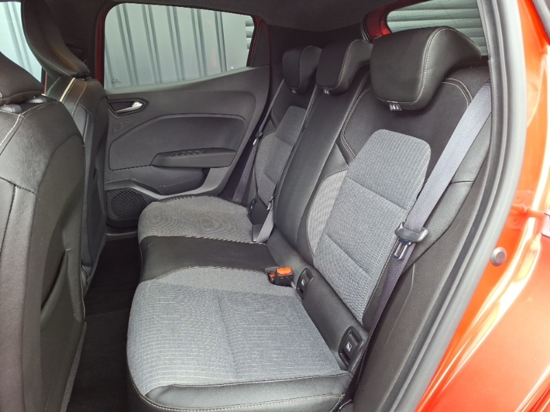 Renault Clio 1.0 Tce 90 Techno SA25WNN Red #6
