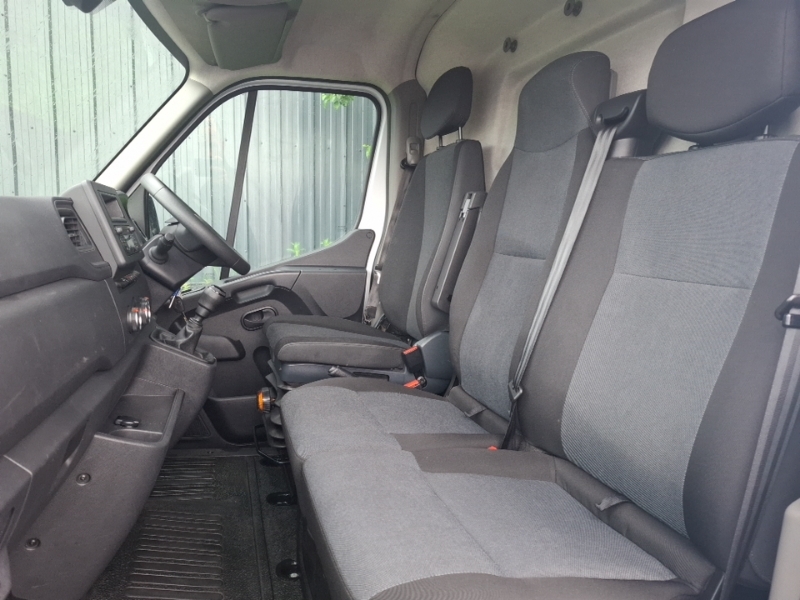 Renault Master Lm35dci 135 Business Medium Roof Van White #5