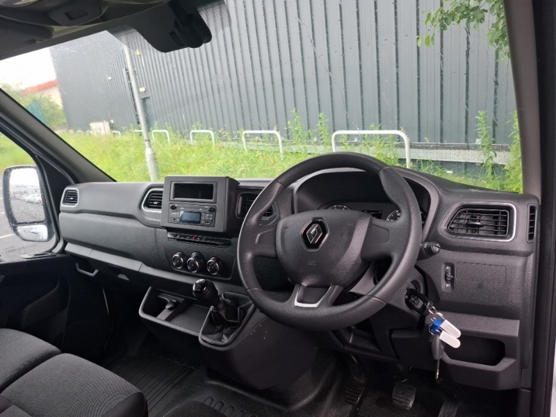 Renault Master Lm35dci 135 Business Medium Roof Van White #3