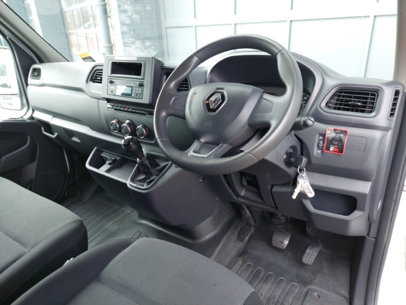 Renault Master Ll35 Energy Dci 145 Business Low Roof Chassis Cab SA73FLG White #3