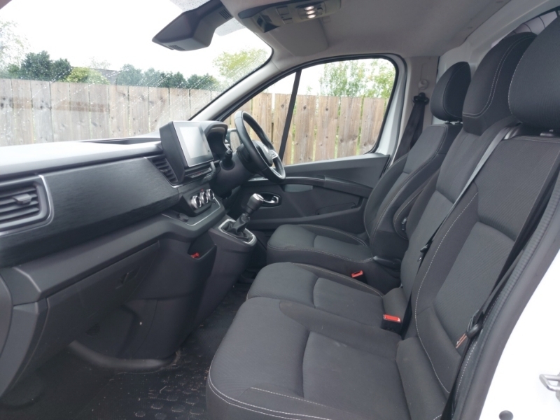 Renault Trafic Sl28 Blue Dci 150 Sport Van MT72VVC White #5