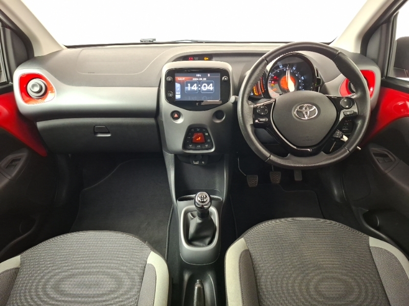 Toyota Aygo 1.0 Vvt-i X-trend Tss Red #3