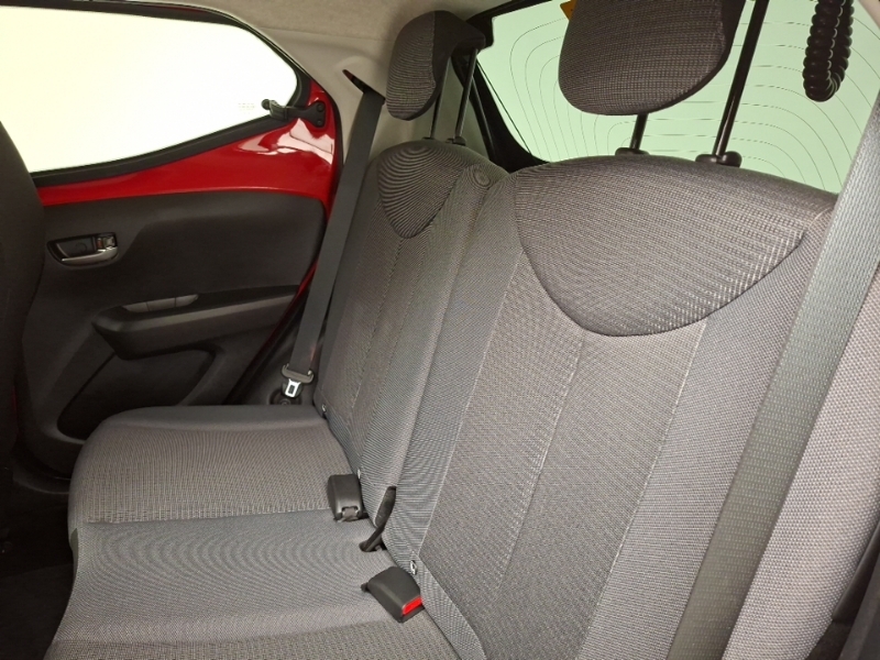 Toyota Aygo 1.0 Vvt-i X-trend Tss Red #6