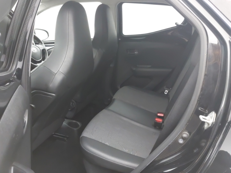 Toyota Aygo 1.0 Vvt-i X-clusiv X-shift PL18KGY Black #6