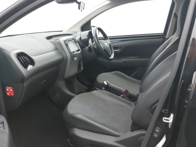 Toyota Aygo 1.0 Vvt-i X-clusiv X-shift PL18KGY Black #5