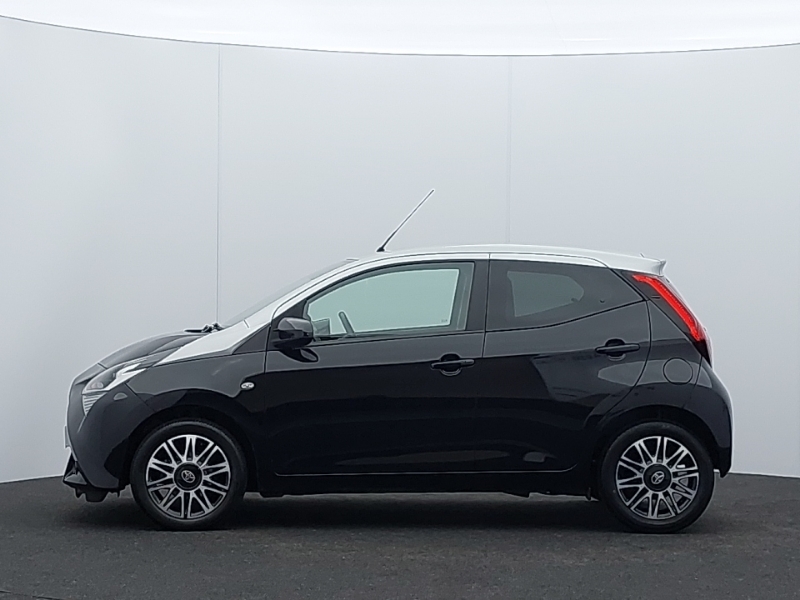 Toyota Aygo 1.0 Vvt-i X-clusiv X-shift PL18KGY Black #4