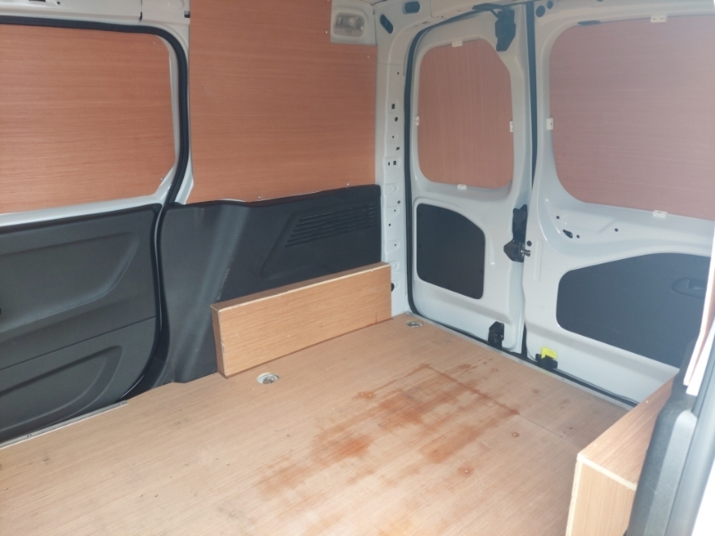 Toyota Proace City 1.5D 100 Active Van 6 Speed White #6