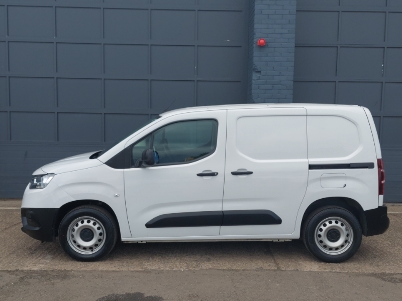 Toyota Proace City 1.5D 100 Active Van 6 Speed White #4