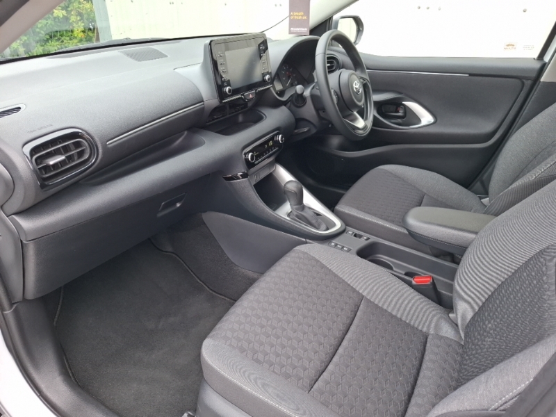 Toyota Yaris 1.5 Hybrid Icon Cvt GK23RZW White #5