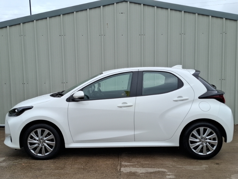 Toyota Yaris 1.5 Hybrid Icon Cvt GK23RZW White #4