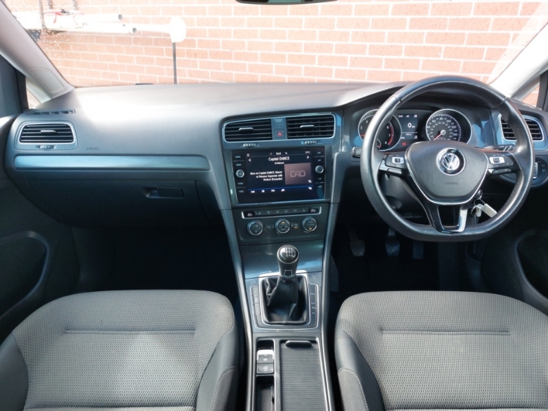 Volkswagen Golf 1.0 Tsi 115 Match Edition GD69AZU White #3