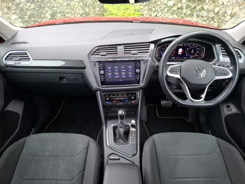 Volkswagen Tiguan 1.5 Tsi 150 Elegance Dsg SM22BGE Red #3