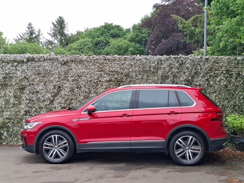 Volkswagen Tiguan 1.5 Tsi 150 Elegance Dsg SM22BGE Red #4