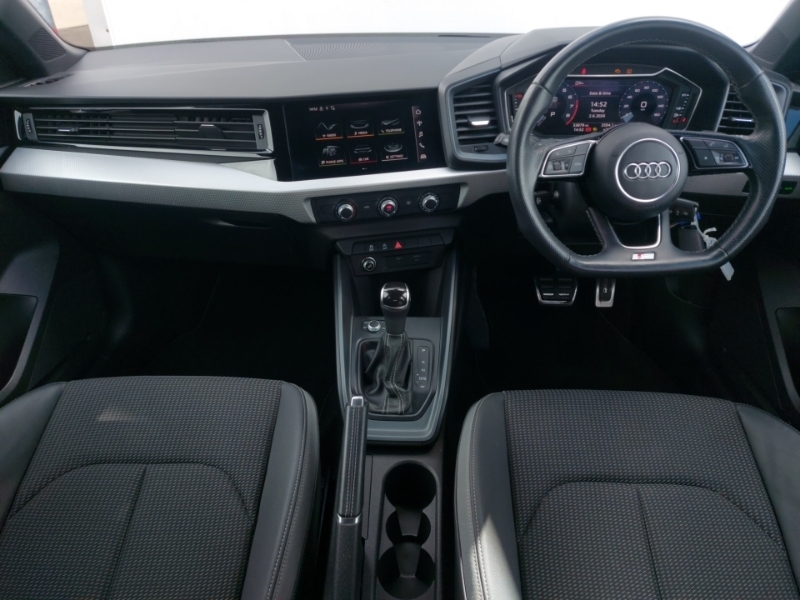 Audi A1 25 Tfsi Black Edition S Tronic LX21URF White #3