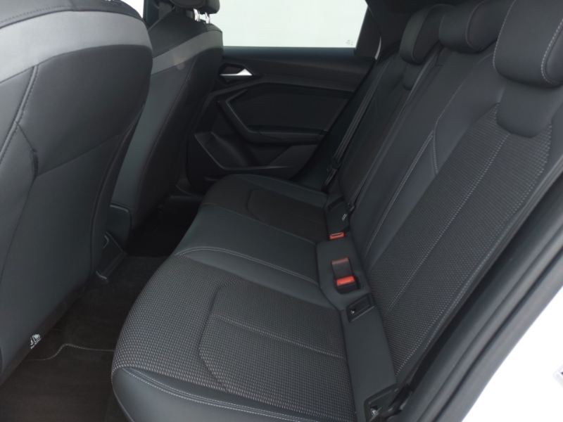 Audi A1 25 Tfsi Black Edition S Tronic LX21URF White #6